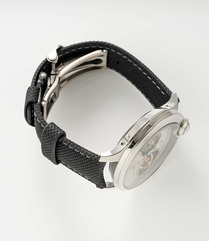 DC1 in Stainless Steel with Brushed Silver-Coloured Platinum Dial