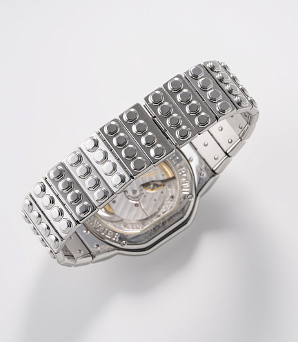 Le Sentier in Stainless Steel