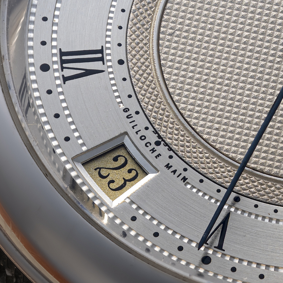 Classic Alarm in White Gold