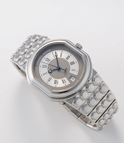 Le Sentier in Stainless Steel