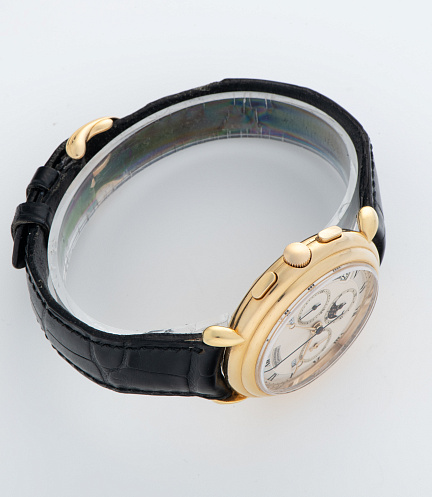 Reference 1 in Yellow Gold with a Historical Engraving on the Back Case