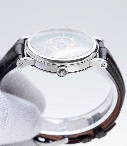 H1 Flying Tourbillon in Platinum with Black Dial