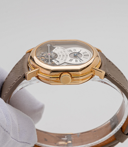 Regulateur Tourbillon in Yellow Gold
