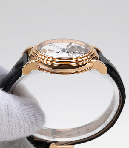 Toric Tourbillon in Rose Gold