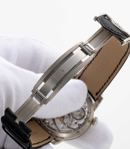 Legacy Machine 101 in White Gold