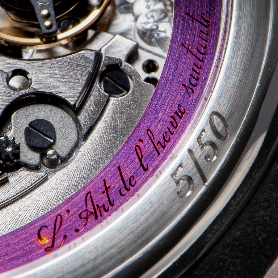 Jumping Hour in Platinum with Black Jade Stone Dial "L’Art de l’heure sautante"