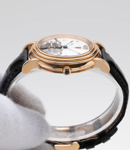 Toric Tourbillon in Rose Gold