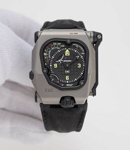 UR-EMC Time Hunter in Stainless Steel and Titanium