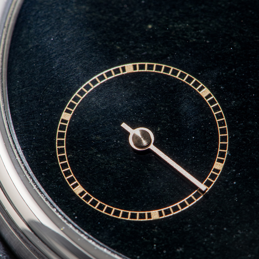 Jumping Hour in Platinum with Black Jade Stone Dial "L’Art de l’heure sautante"