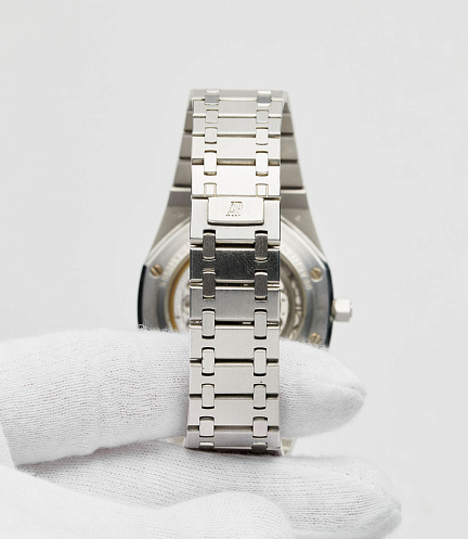 Platinum Perpetual Calendar in Platinum with MOP Dial
