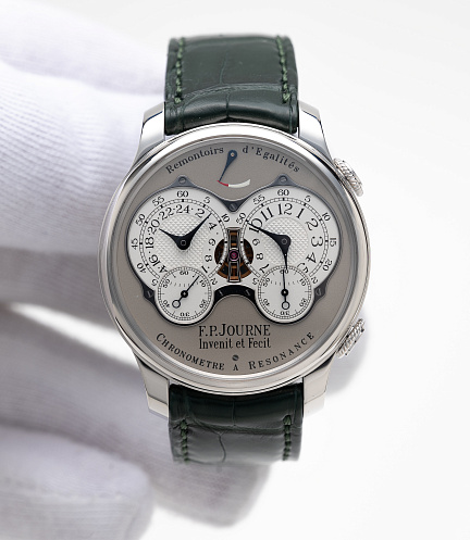 Chronometre a Resonance in Platinum