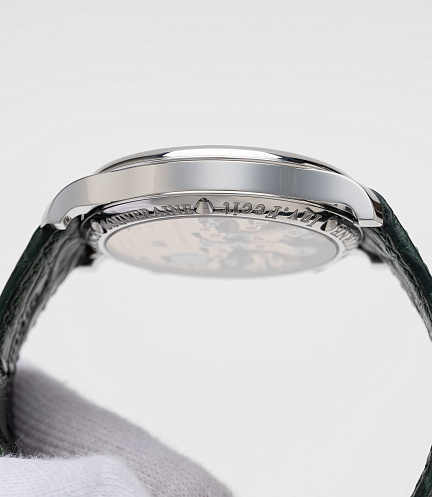 Chronometre a Resonance in Platinum