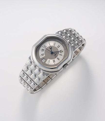 Le Sentier in Stainless Steel