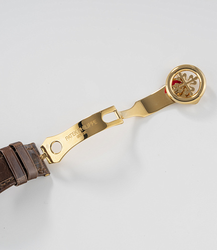 World Time in Yellow Gold with Enamel Dial