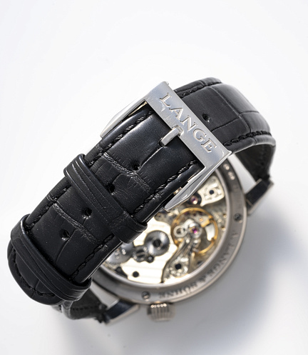 Zeitwerk in White Gold