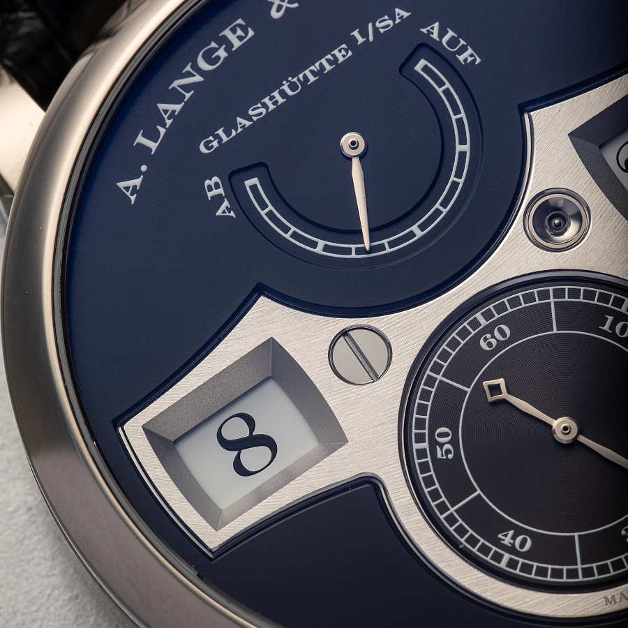 Zeitwerk in White Gold