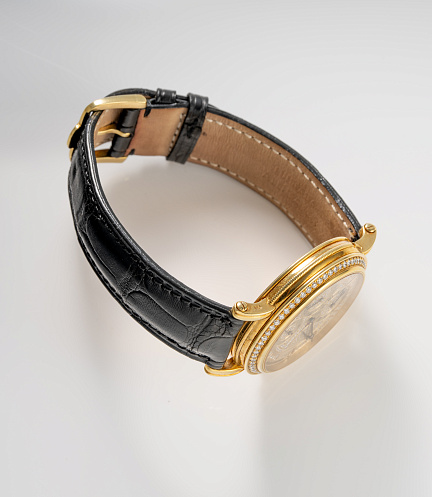 Atelier Regulator in Yellow Gold with Pave Diamond and Ruby Dial