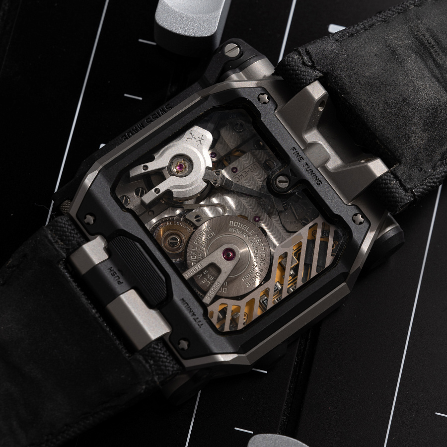 UR-EMC Time Hunter in Stainless Steel and Titanium