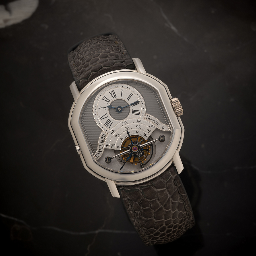 Regulateur Tourbillon in Stainless Steel