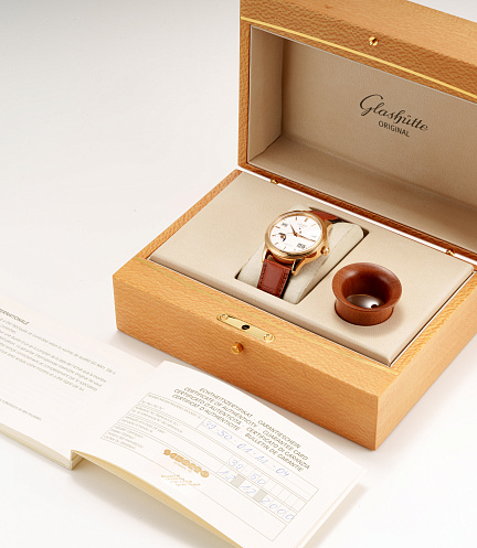 Original Senator Perpetual Calendar