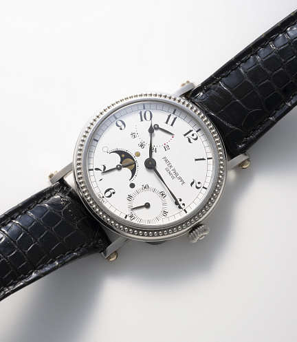 Moonphase Power Reserve in Platinum