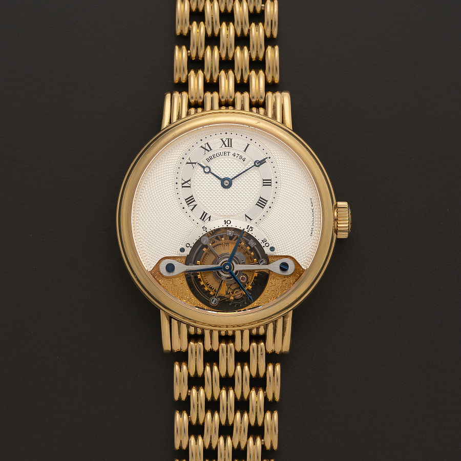 Classique Tourbillon in Yellow Gold on a Bracelet