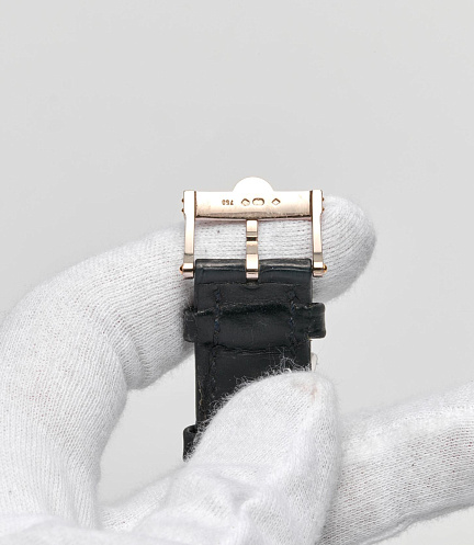 Classic in White Gold with Salmon Dial