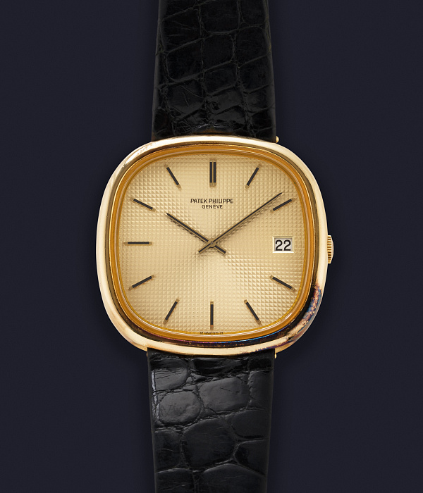 Golden Ellipse with "Clous-de-paris" in Yellow Gold 