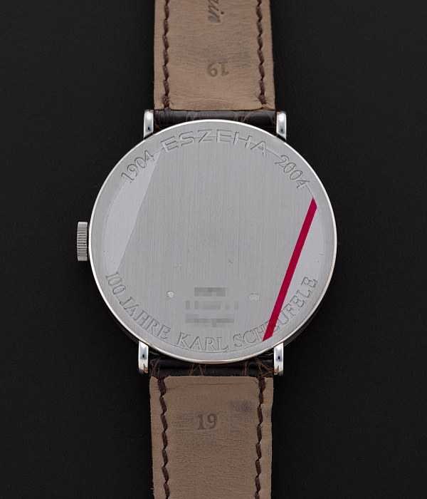 Eszeha in White Gold