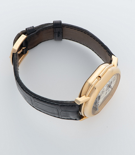 Regulateur Tourbillon in Yellow Gold with Clous de Paris