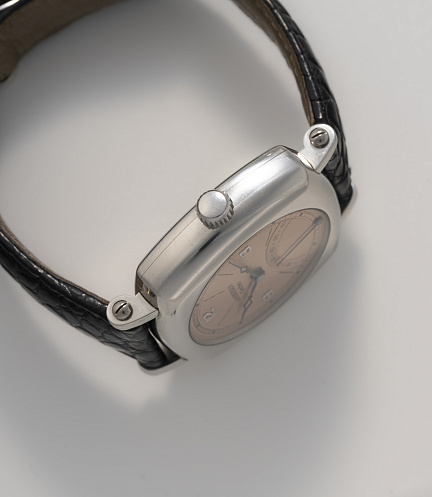 Minute Repeater and Retrograde Second in Platinum