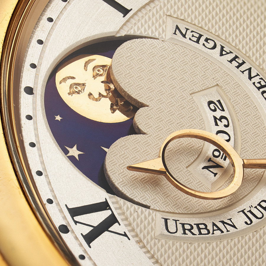 Reference 2 in Rose Gold with a Smiling Moon Phase/Face