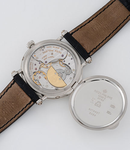 Power Reserve Moonphase in Platinum