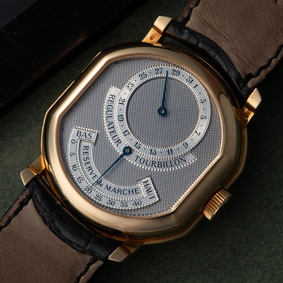 Regulateur Tourbillon in Yellow Gold with Clous de Paris