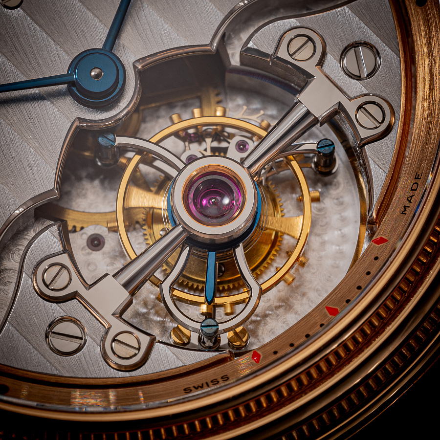 Toric Tourbillon in Rose Gold