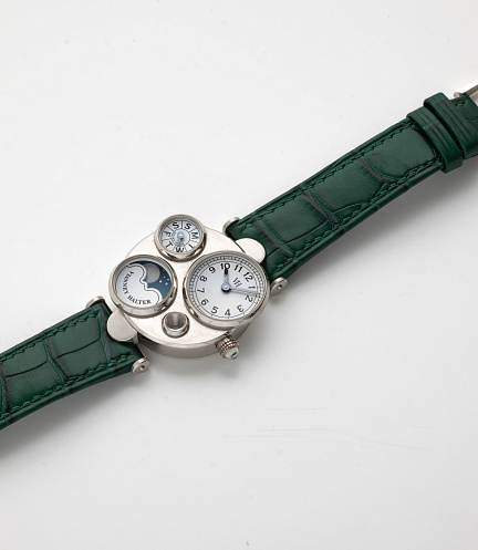 Contemporaine Moon Phase in White Gold