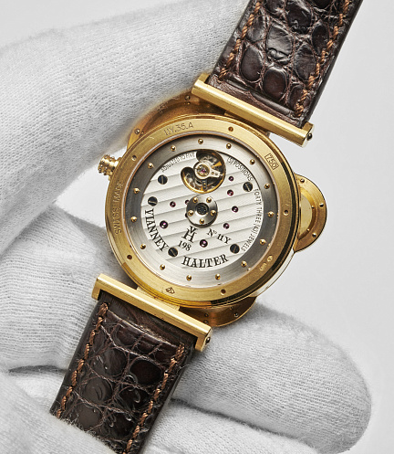 Antiqua in Yellow Gold