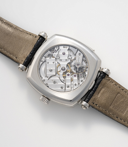 Minute Repeater and Retrograde Second in Platinum