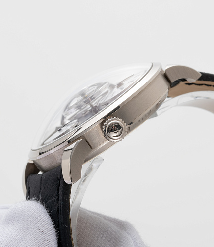 Legacy Machine 101 in White Gold