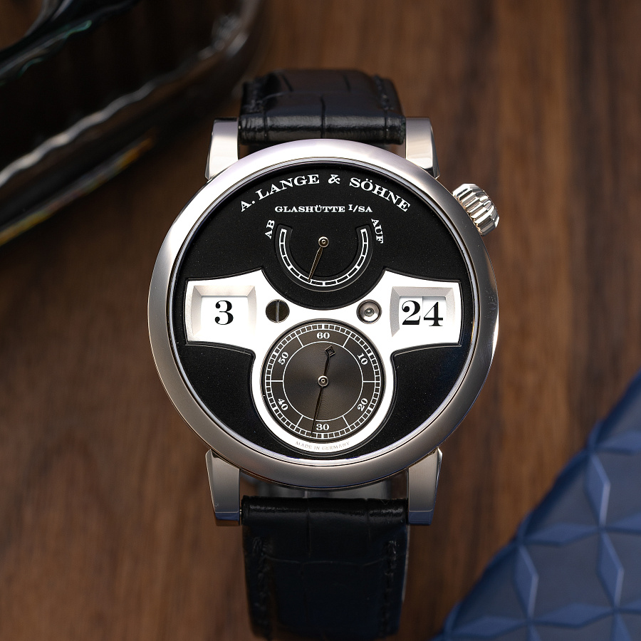 Zeitwerk in White Gold