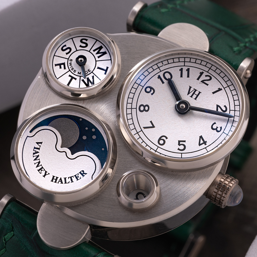Contemporaine Moon Phase in White Gold