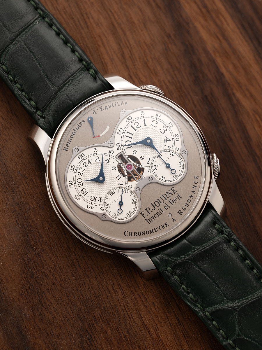 Chronometre a Resonance in Platinum