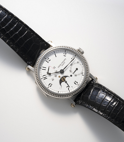 Moonphase Power Reserve in Platinum