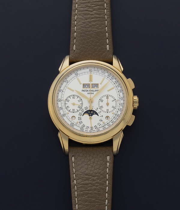 Perpetual Calendar Chronograph with Moonphase in Yellow Gold