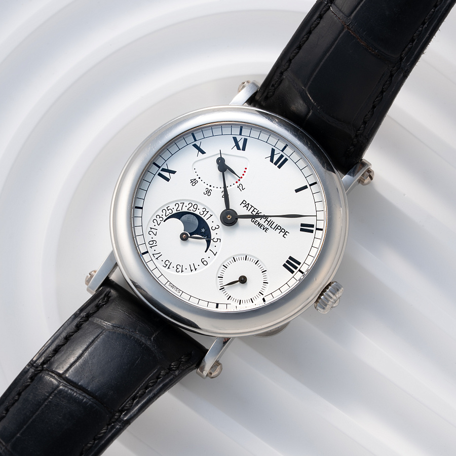 Power Reserve Moonphase in Platinum