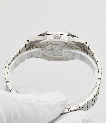 Platinum Perpetual Calendar in Platinum with MOP Dial