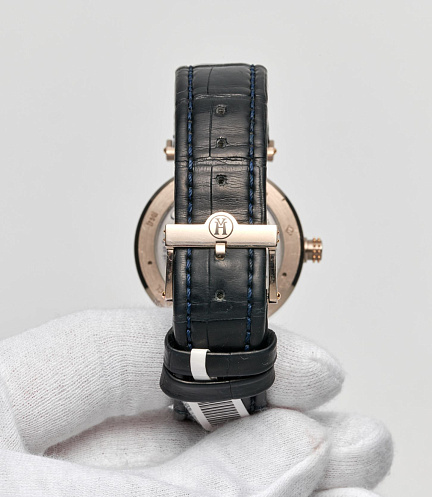 Classic in White Gold with Salmon Dial