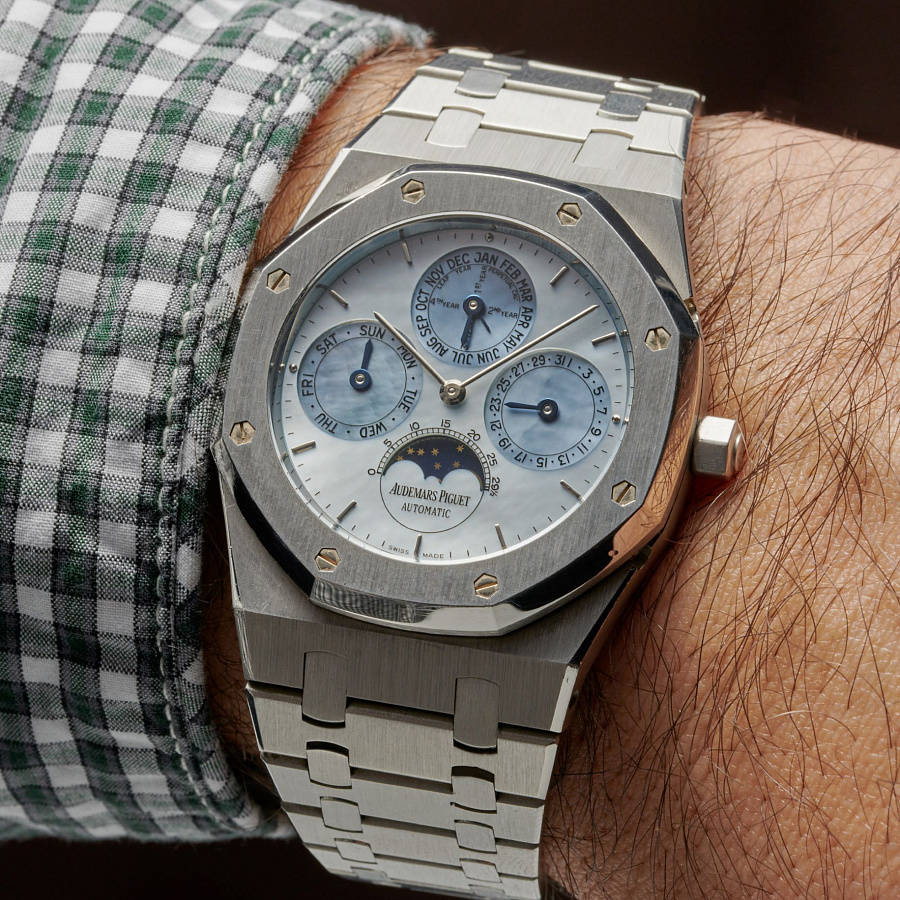 Platinum Perpetual Calendar in Platinum with MOP Dial