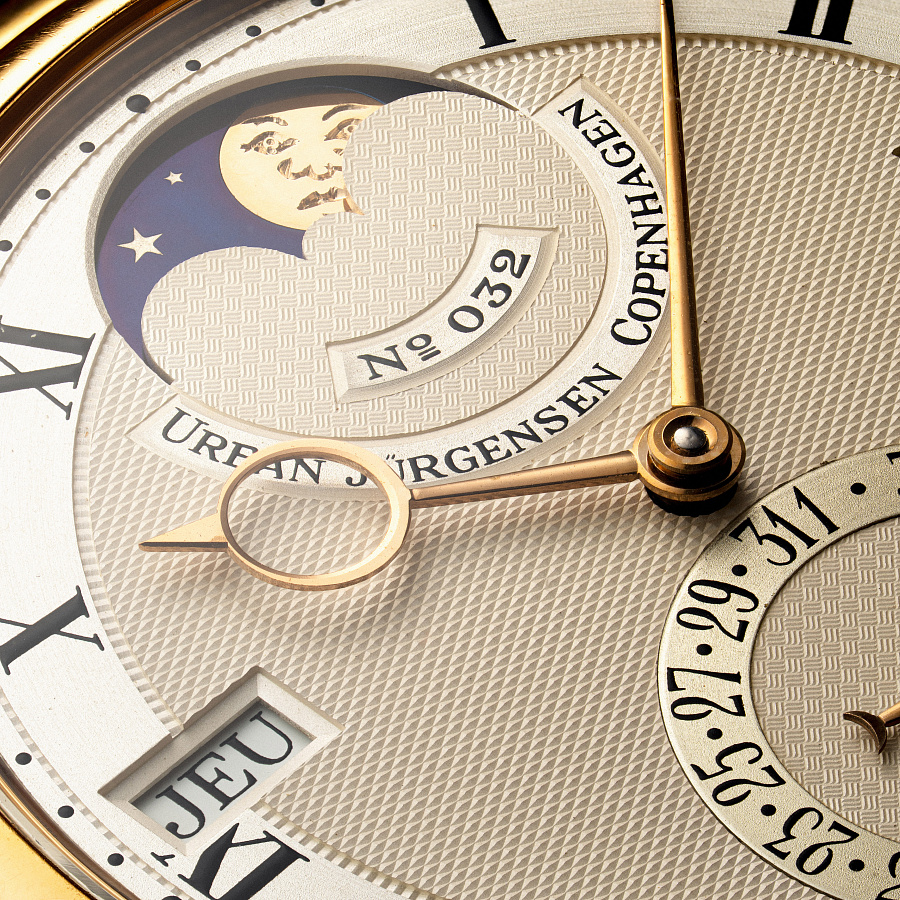 Reference 2 in Rose Gold with a Smiling Moon Phase/Face