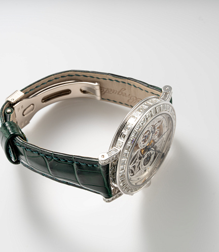 Classique Chronograph in White Gold